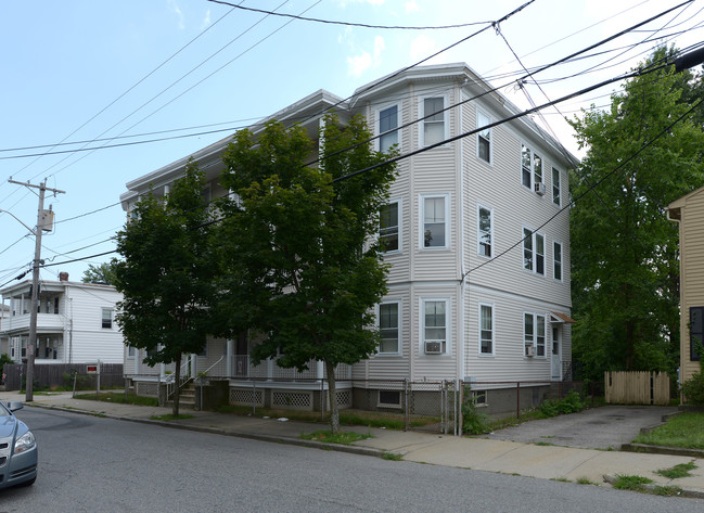 179 Ledge St in Providence, RI - Foto de edificio - Building Photo