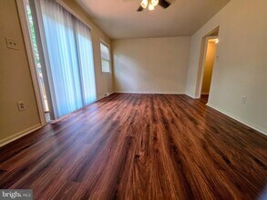 822 Calvert Towne Dr in Prince Frederick, MD - Building Photo - Building Photo