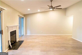 72 Fair Haven Way in Smyrna, GA - Building Photo - Building Photo