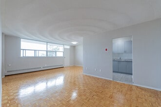 3875 Sheppard Avenue East in Toronto, ON - Building Photo - Building Photo