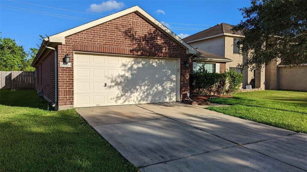 10314 Cades Creek Ct in Houston, TX - Building Photo