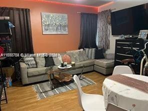 1027 Euclid Ave in Miami Beach, FL - Building Photo - Building Photo