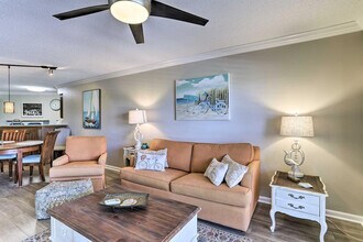 6141 Bahia Del Mar Blvd S in St. Petersburg, FL - Building Photo - Building Photo