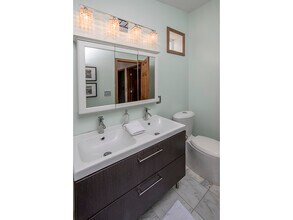 961 18th Ave SE in Minneapolis, MN - Foto de edificio - Building Photo