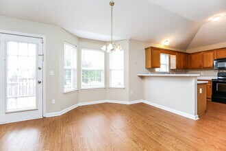 817 Carmen Way in La Vergne, TN - Building Photo - Building Photo