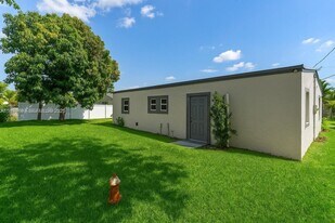 607 SW 3rd St in Delray Beach, FL - Building Photo