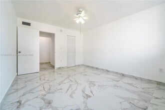 720 Collins Ave in Miami Beach, FL - Building Photo - Building Photo