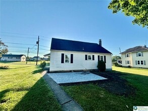 23 Schoeneck Ave in Nazareth, PA - Building Photo - Building Photo