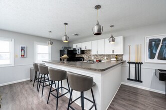 Lake Castleton Apartments in Indianapolis, IN - Building Photo - Interior Photo