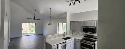 33 Pony Express Dr in Palm Coast, FL - Building Photo - Building Photo