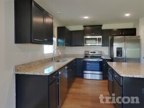 2833 Thornton Grove Blvd in Nashville, TN - Foto de edificio - Building Photo