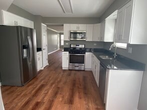 2111 Camden Ln in Hanover Park, IL - Building Photo - Building Photo