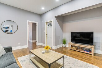 2148 W Chicago Ave in Chicago, IL - Building Photo - Building Photo