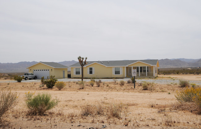 62977 Golden St in Joshua Tree, CA - Foto de edificio - Building Photo