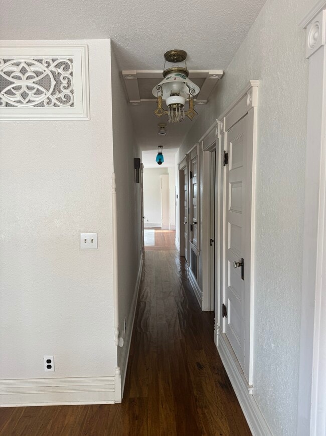 105 E Olive Ave in Lompoc, CA - Building Photo - Building Photo