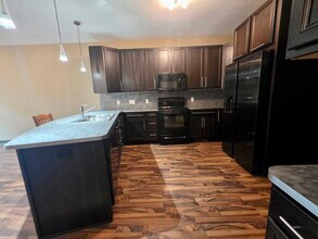117 N Howard St in Akron, OH - Building Photo - Building Photo
