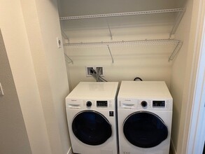 Fireside Apartments in Redmond, WA - Building Photo - Building Photo