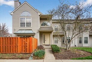 4202 Waltham Ct in Yardley, PA - Building Photo