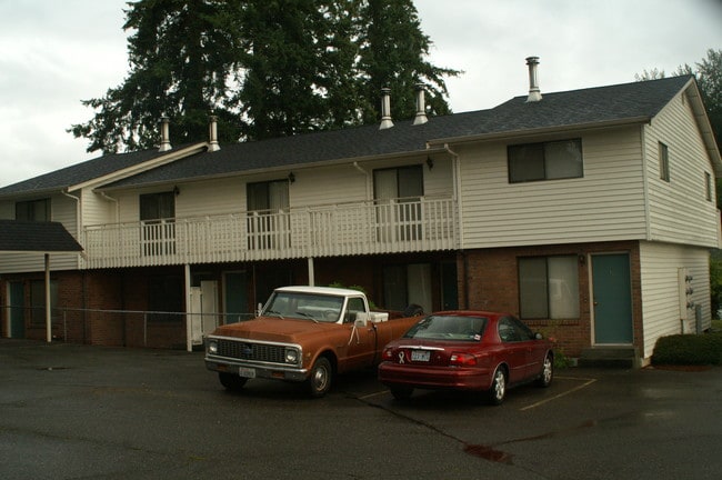 806 39th Ave SW in Puyallup, WA - Foto de edificio - Building Photo