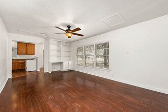 308 Sulphur Springs Rd in Bryan, TX - Building Photo - Building Photo