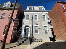 35 W Maple St in York, PA - Building Photo