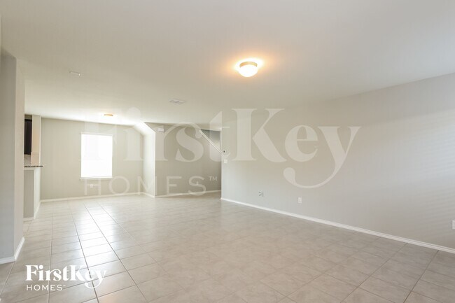 12034 Silver Lgt in San Antonio, TX - Building Photo - Building Photo