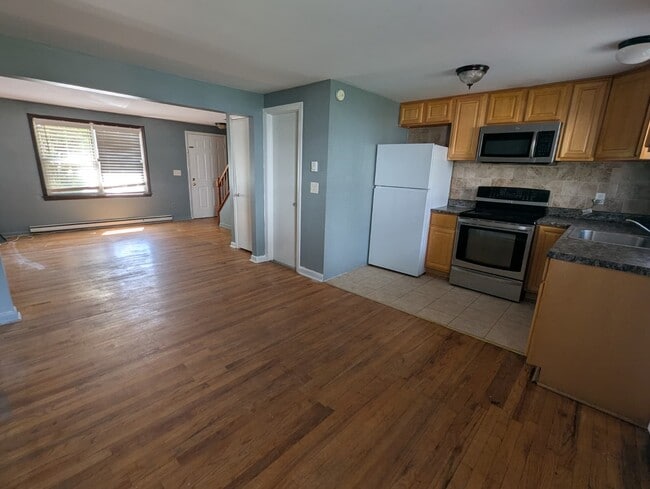 66 Clinton Ave, Unit 66 in New Haven, CT - Building Photo - Building Photo