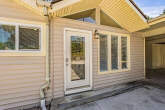 222 Olympic Way in Kent, WA - Building Photo - Building Photo
