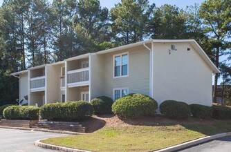 Premier Apartments in Austell, GA - Foto de edificio - Building Photo