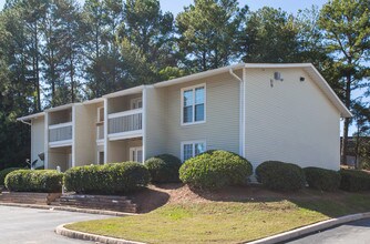 Premier Apartments in Austell, GA - Building Photo - Building Photo