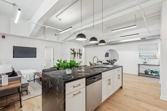 The Lofts at Narberth Station in Narberth, PA - Foto de edificio - Building Photo