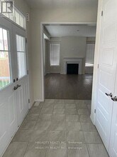 8610 Pawpaw Ln in Niagara Falls, ON - Building Photo - Building Photo