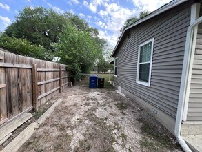 550 Ferris Ave in San Antonio, TX - Building Photo - Building Photo