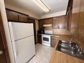 114 Barrett Pl in Edmond, OK - Building Photo - Building Photo