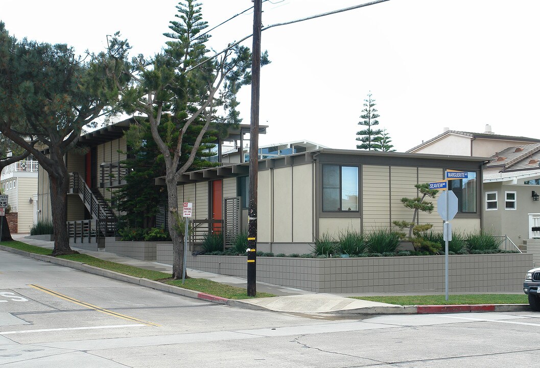 3301-3311 Seaview Ave in Corona Del Mar, CA - Foto de edificio