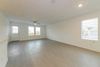 100 Wren Wy in Balch Springs, TX - Building Photo - Building Photo