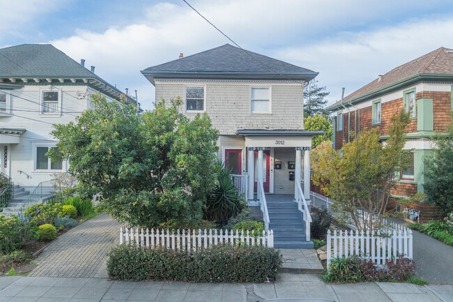 3012 College Ave in Berkeley, CA - Foto de edificio - Building Photo