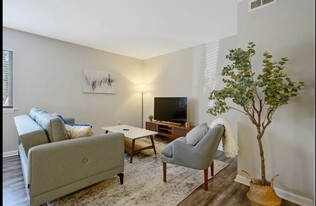 Crabtree Creek Place in Raleigh, NC - Building Photo