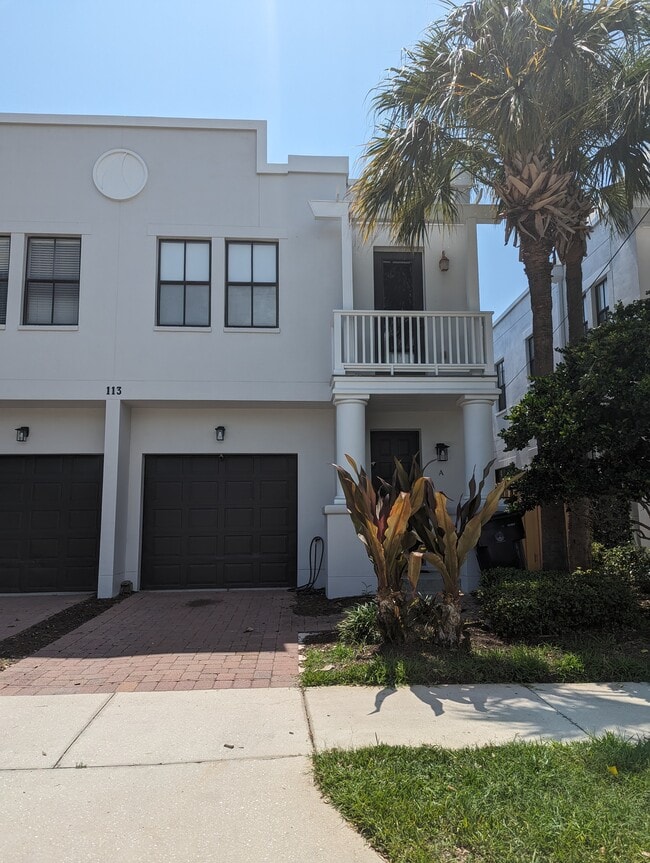 property at 113 S Packwood Ave
