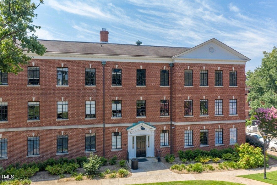 817 Hillsborough St, Unit 2a Gold in Raleigh, NC - Foto de edificio