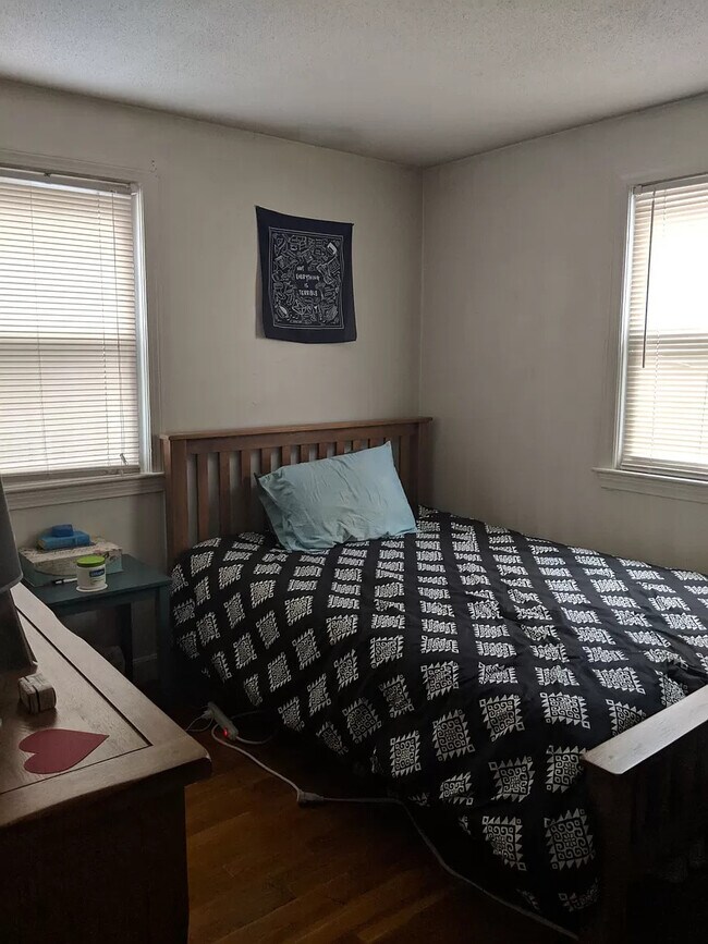 16 Copenger St, Unit 1 in Boston, MA - Foto de edificio - Building Photo