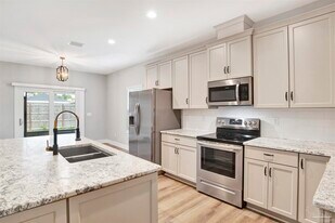 4320 Quiet Ct in Gulf Breeze, FL - Building Photo