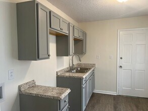 1806 McDonald St in Charlotte, NC - Building Photo - Building Photo