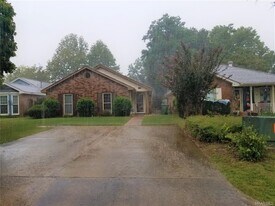 5906 Carmel Dr in Montgomery, AL - Building Photo