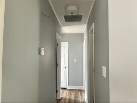 1852 Hopkins Dr in Tallahassee, FL - Building Photo