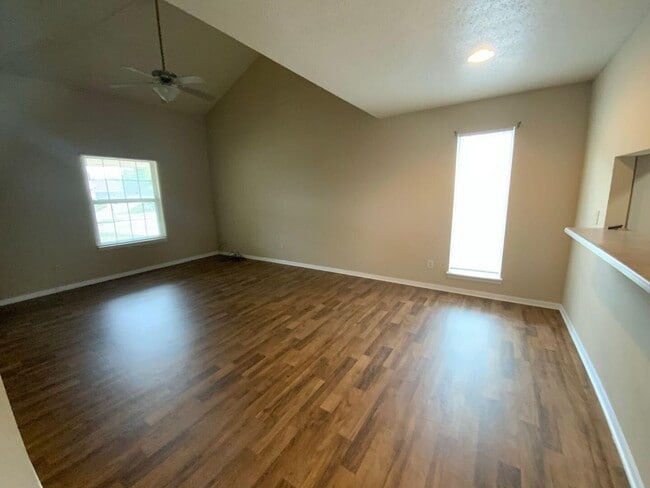 property at 1604 Telluride Ln