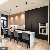 111 S 24th St in Philadelphia, PA - Building Photo