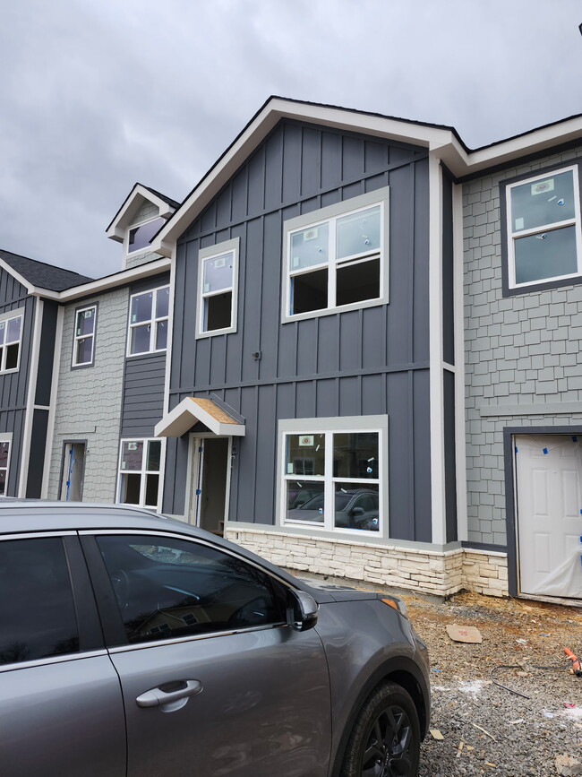 Dawson Creek in Sevierville, TN - Building Photo - Building Photo