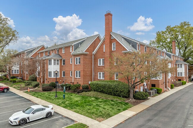 Malvern Manor Apartments in Richmond, VA - Building Photo - Building Photo
