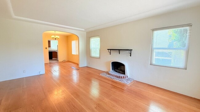 3226 Washington St in Alameda, CA - Building Photo - Building Photo